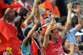 开云-Rookie回归赛场，逆转首场状态亮眼，中国队观众沸腾！-开云