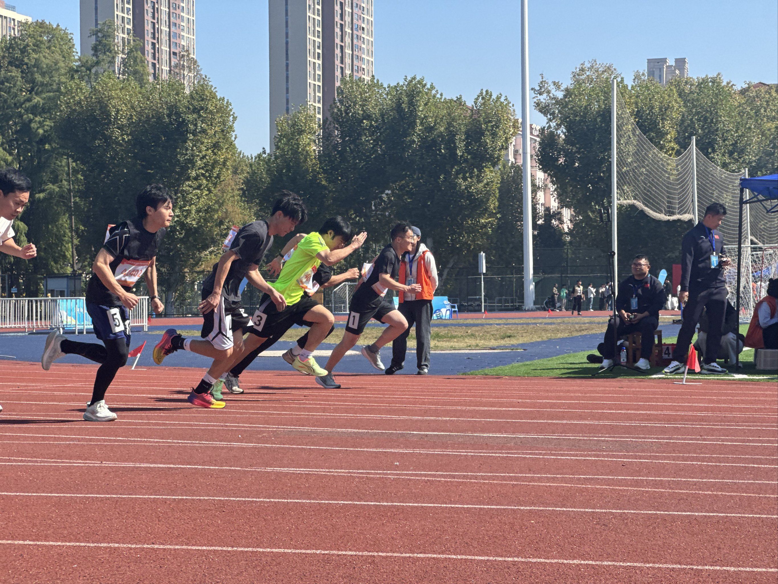 Rookie回归赛场，逆转首场状态亮眼，中国队观众沸腾！