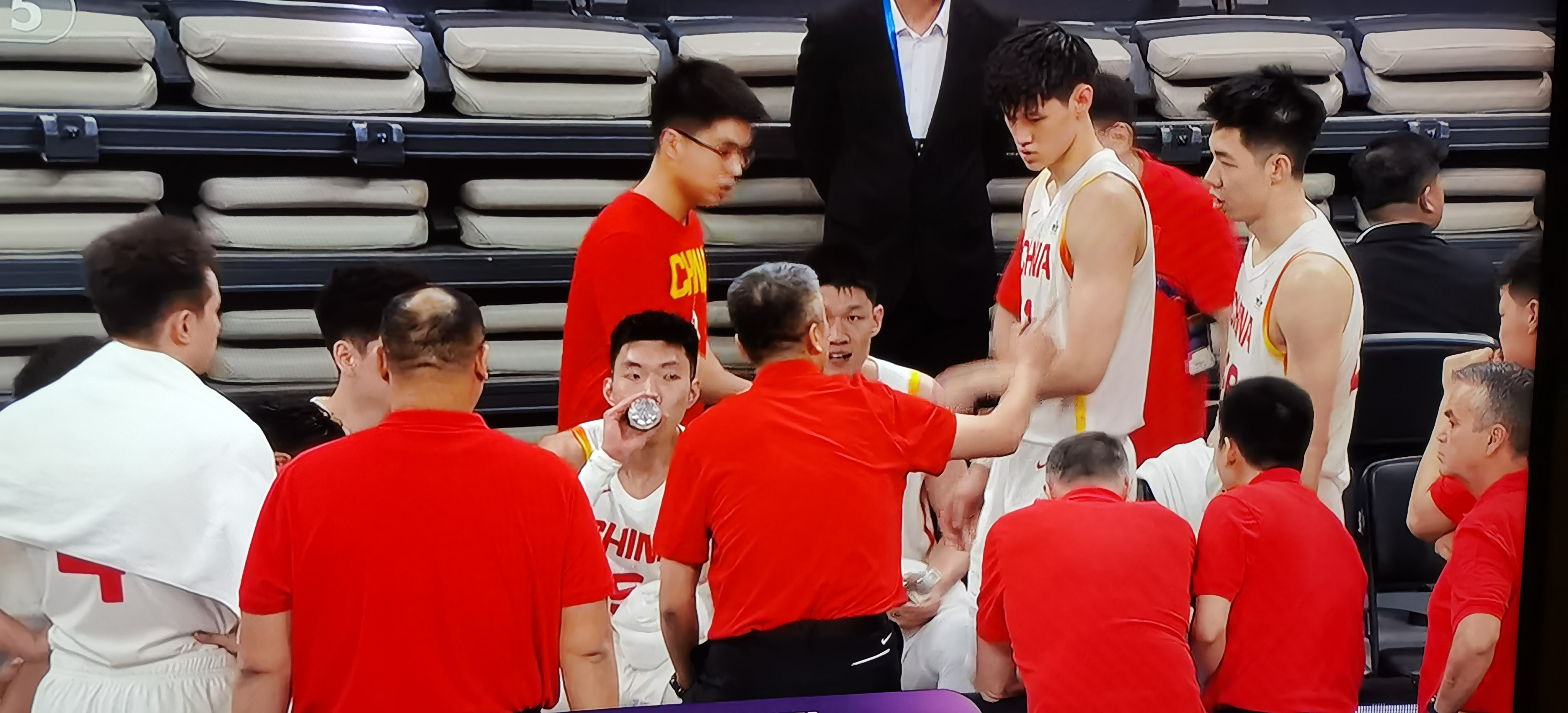 阿扎伦卡焦点对战，西亚卡姆与40激战湖人分钟，出色发挥胜负难料！
